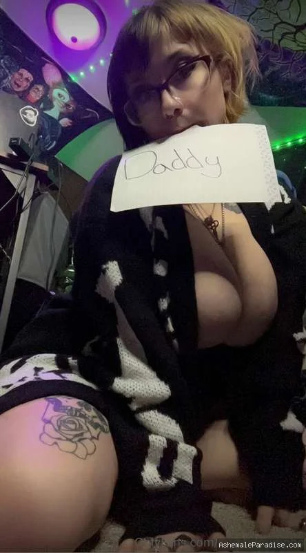 Lola Crystals — Lola Crystals — 20 fotos — OnlyFans Photos