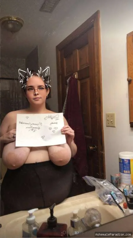 Lola Crystals — Lola Crystals — 20 fotos — OnlyFans Photos