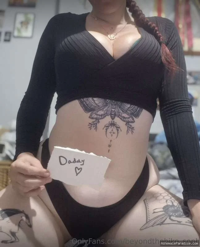 Lola Crystals — Lola Crystals — 20 fotos — OnlyFans Photos