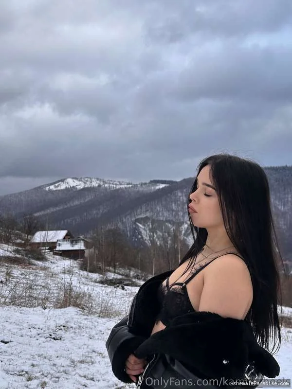 Lola Kamila — Lola Kamila — 98 fotos