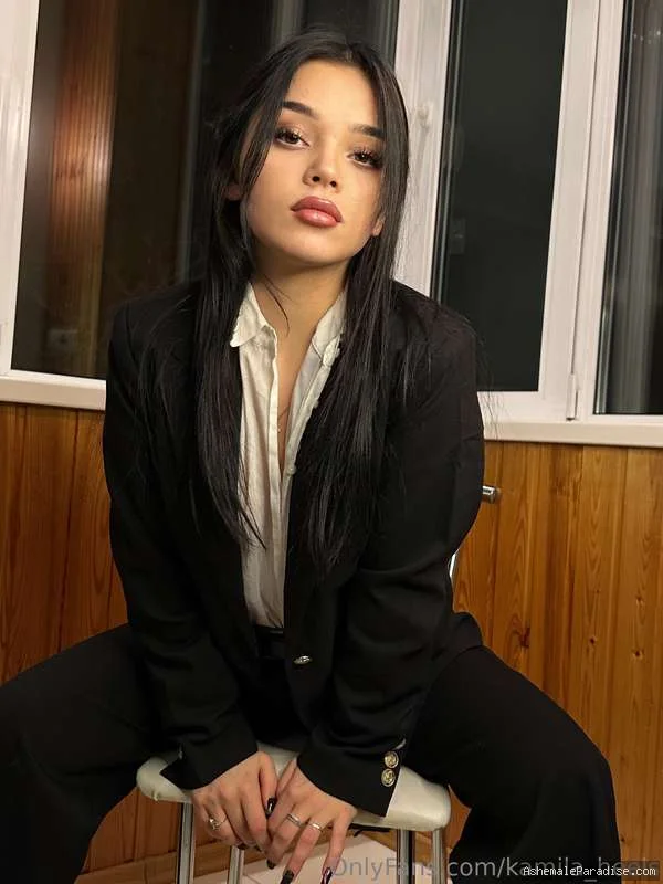Lola Kamila — Lola Kamila — 98 fotos