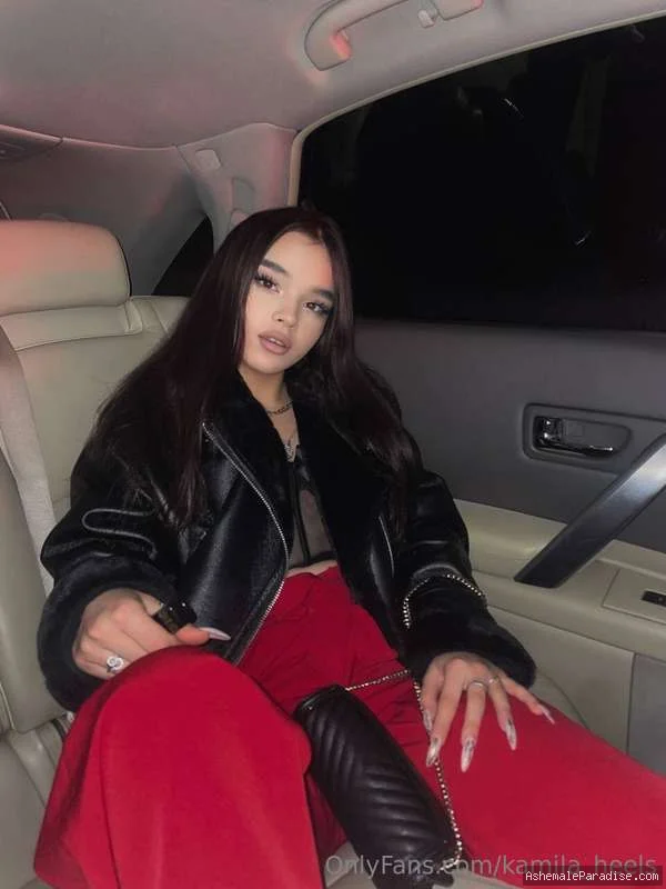 Lola Kamila — Lola Kamila — 98 fotos