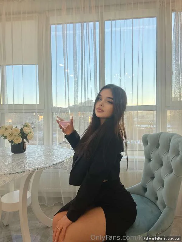 Lola Kamila — Lola Kamila — 98 fotos
