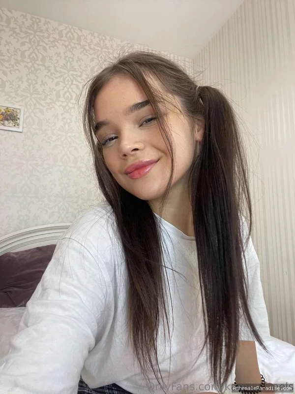 Lola Kamila — Lola Kamila — 98 fotos