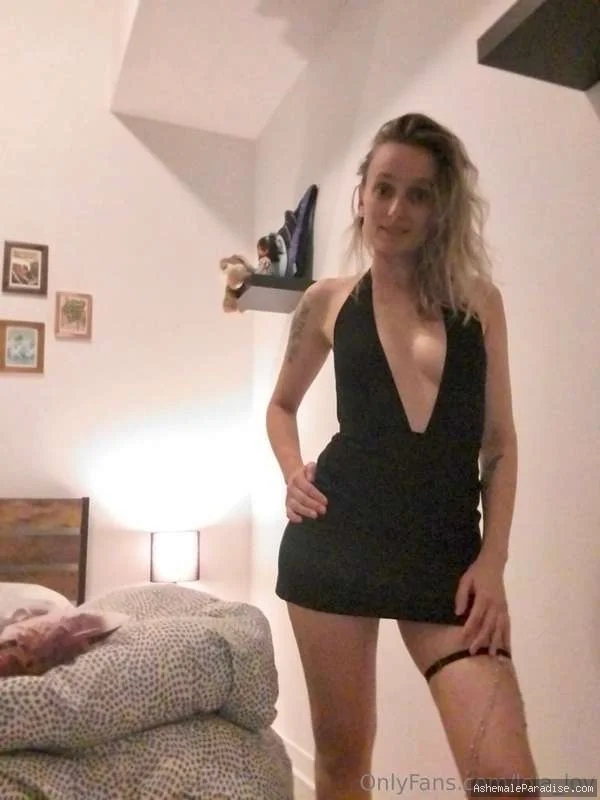 Lola Lovefields — Lola Lovefields — 32 fotos — OnlyFans Photos