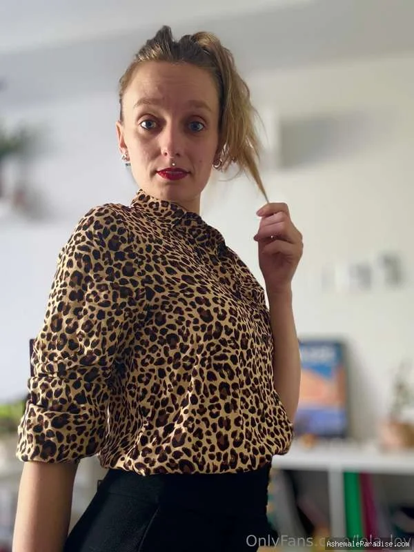 Lola Lovefields — Lola Lovefields — 32 fotos — OnlyFans Photos