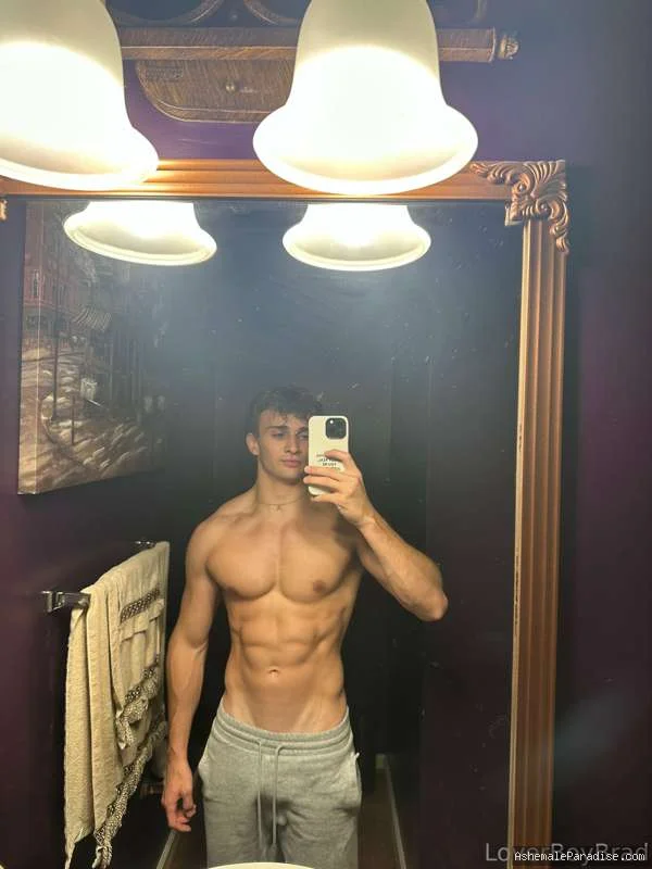 Loverboy — Loverboy — 6 fotos — OnlyFans Photos