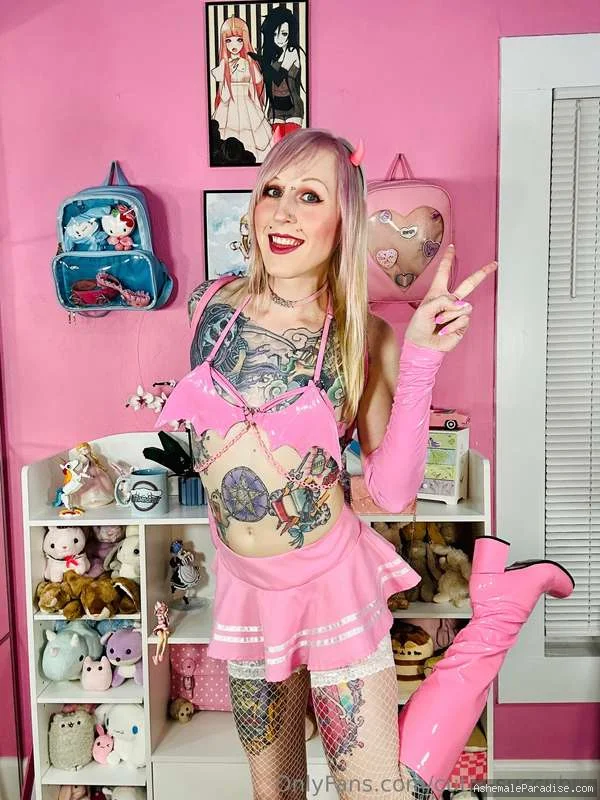 Luci Belle — Luci Belle — 14 fotos — OnlyFans Photos