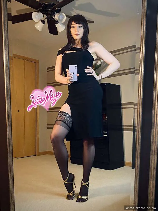 Lucia Maya — Lucia Maya — 33 fotos — OnlyFans Photos