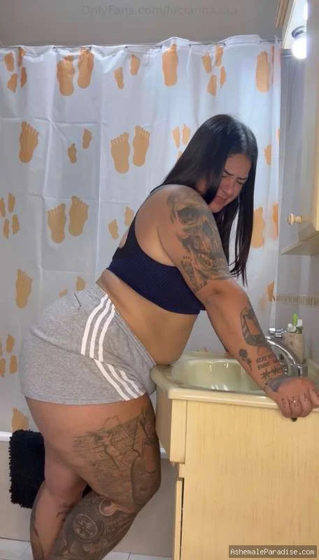Lucia — Lucia — 34 fotos — OnlyFans Photos