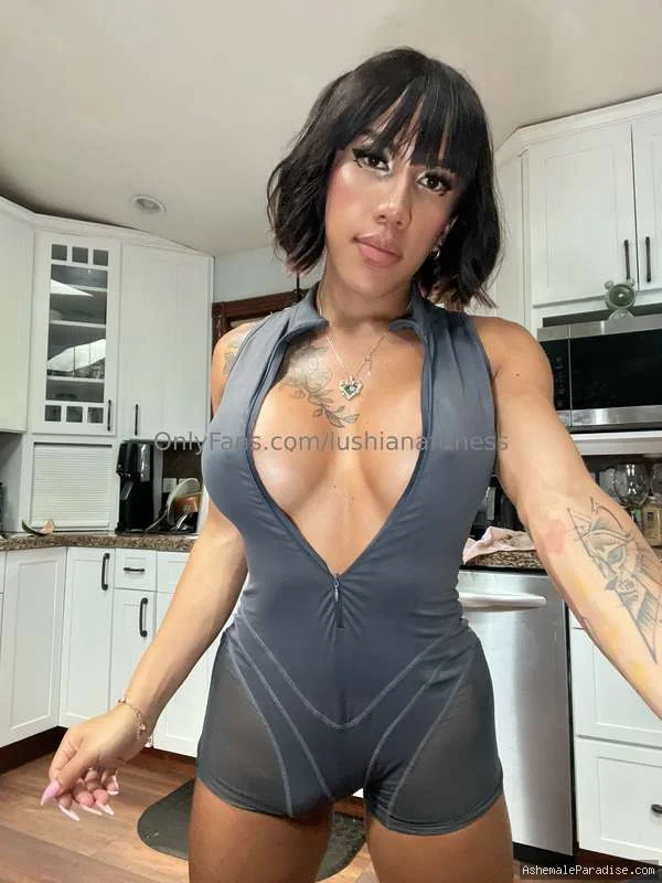 Lushiana Fit — Lushiana Fit — 33 fotos — OnlyFans Photos