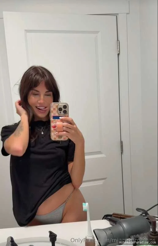 Maia Monroe — Maia Monroe — 34 fotos — OnlyFans Photos