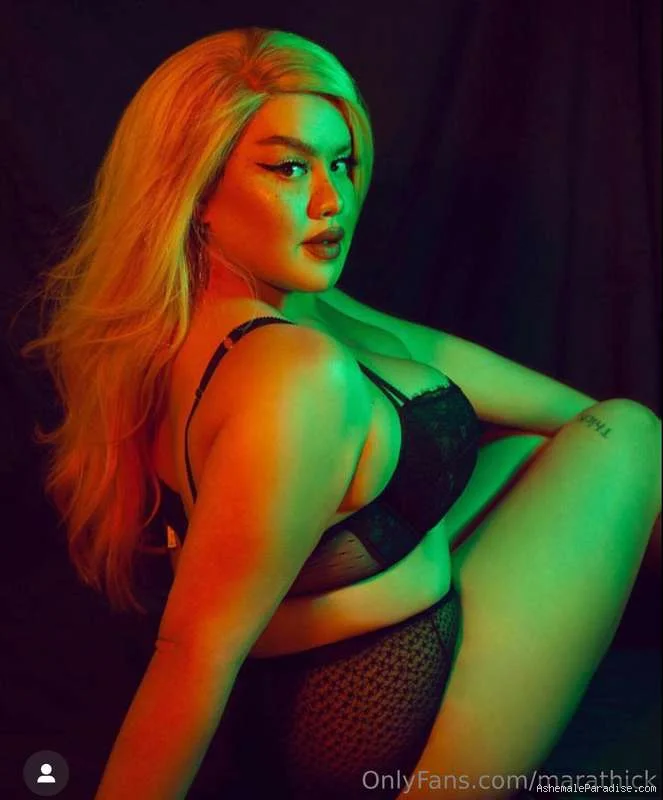 Mara Thick — Mara Thick — 33 fotos — OnlyFans Photos