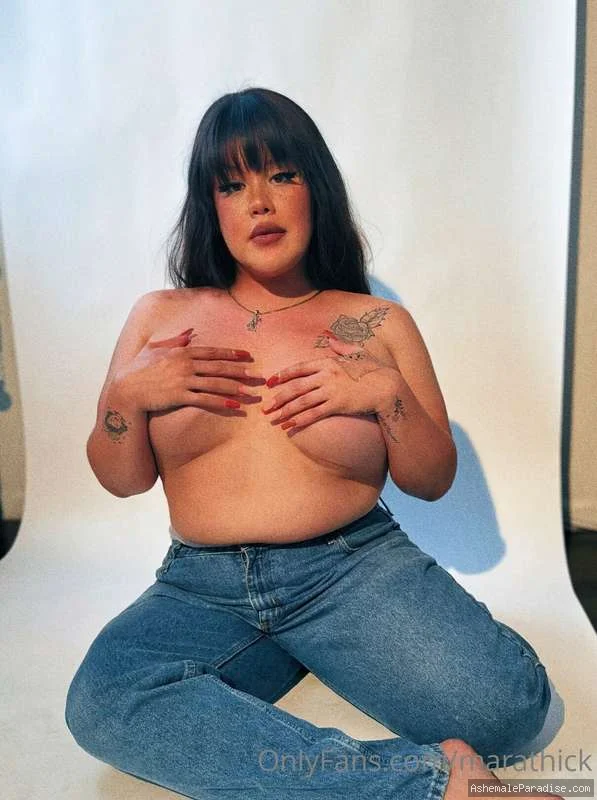 Mara Thick — Mara Thick — 33 fotos — OnlyFans Photos