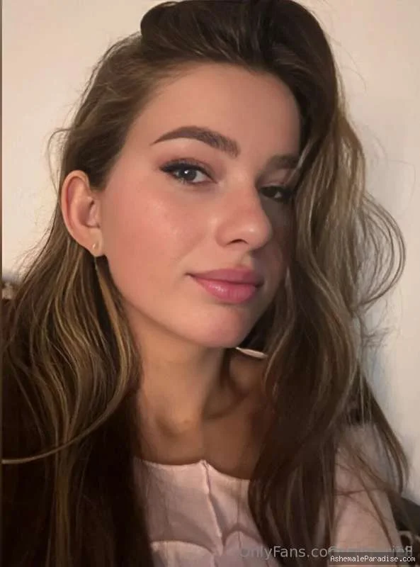 Marielle Agatha — Marielle Agatha — 34 fotos — OnlyFans Photos