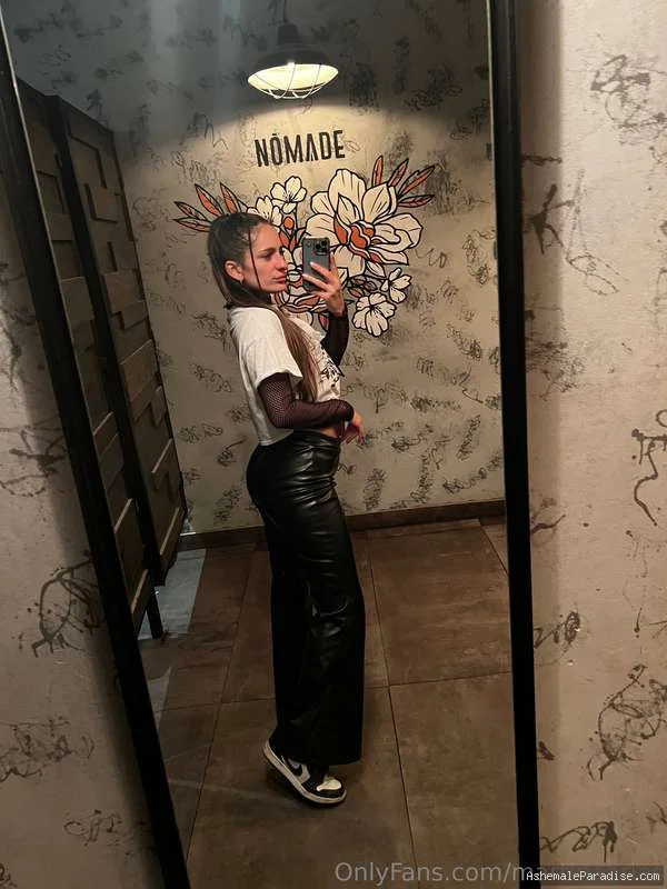 Martina A — Martina A — 33 fotos — OnlyFans Photos