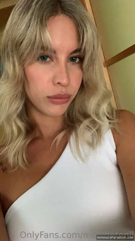 Melanie D — Melanie D — 33 fotos — OnlyFans Photos