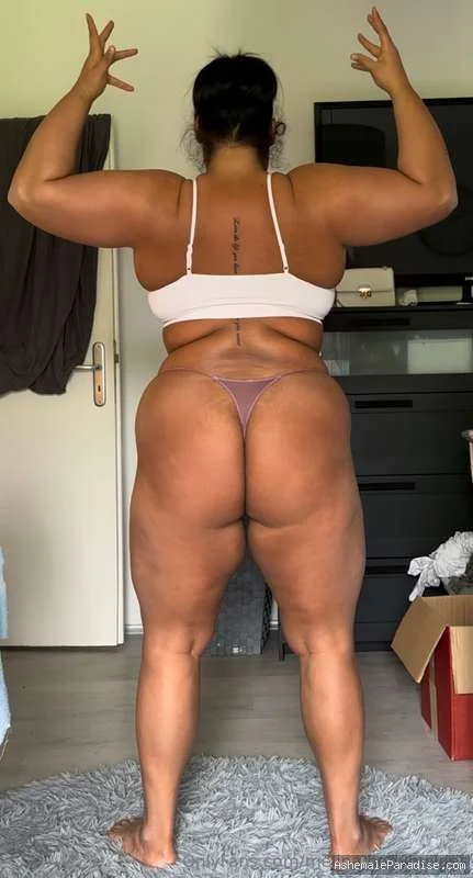 Melina B — Melina B — 34 fotos — OnlyFans Photos