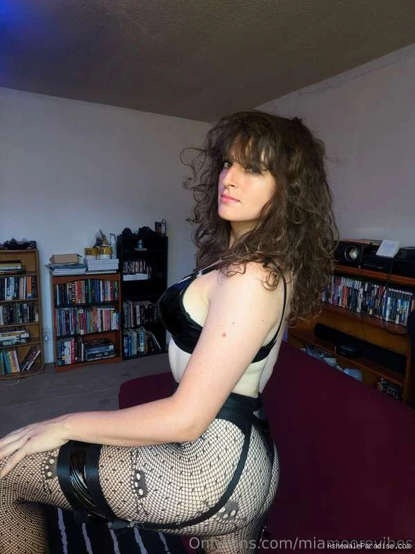 Mia Moore — Mia Moore — 80 fotos