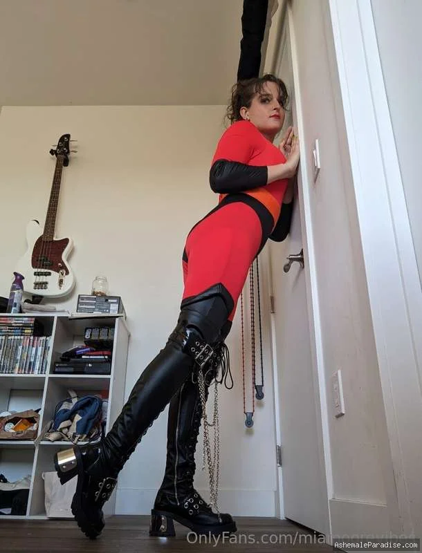 Mia Moore — Mia Moore — 80 fotos