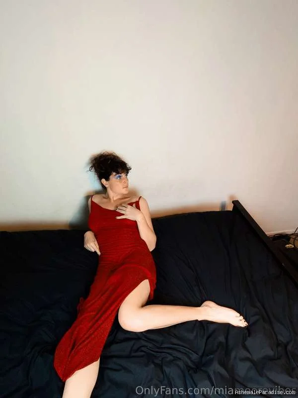 Mia Moore — Mia Moore — 80 fotos