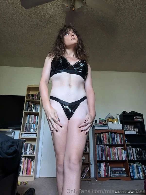 Mia Moore — Mia Moore — 80 fotos