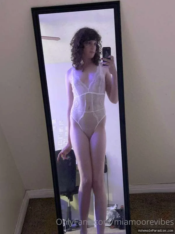 Mia Moore — Mia Moore — 80 fotos