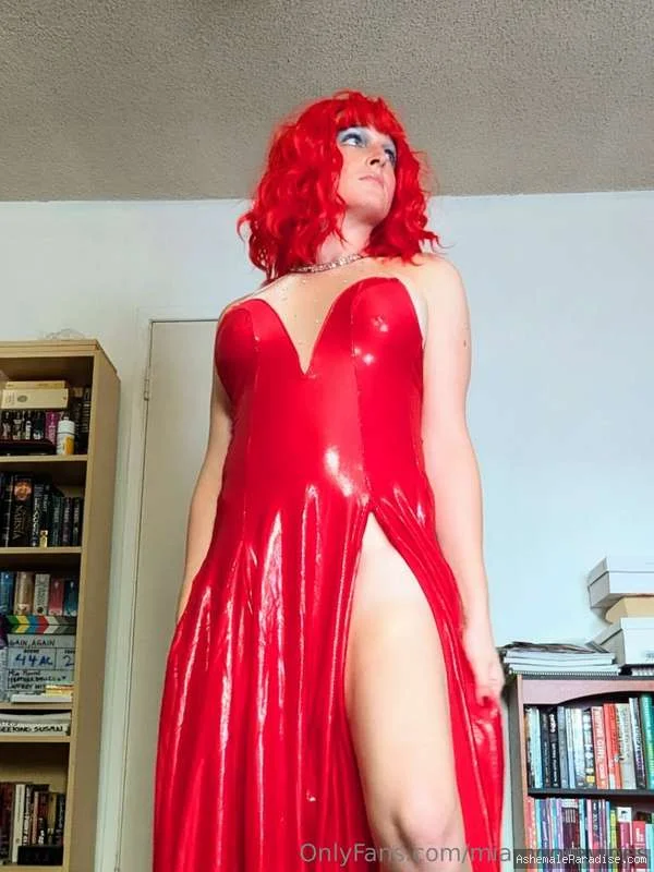 Mia Moore — Mia Moore — 80 fotos
