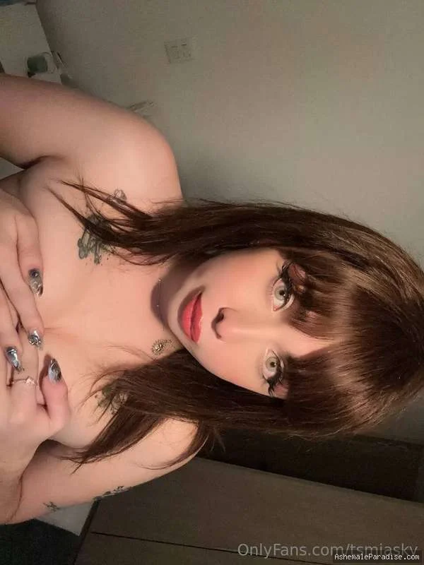 Mia Sky — Mia Sky — 96 fotos