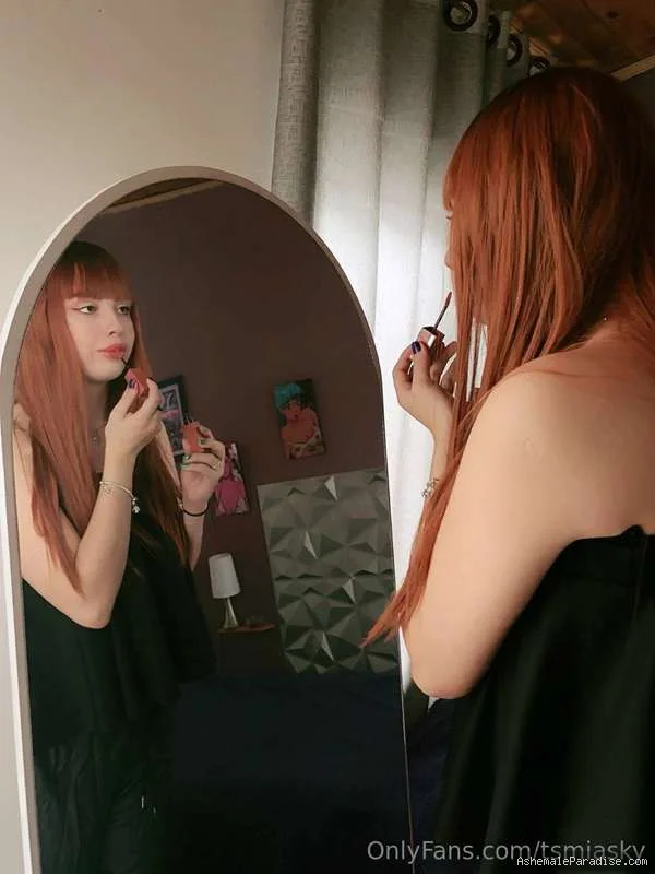 Mia Sky — Mia Sky — 96 fotos