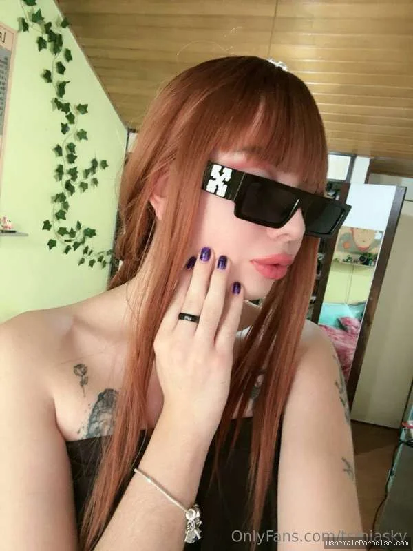 Mia Sky — Mia Sky — 96 fotos