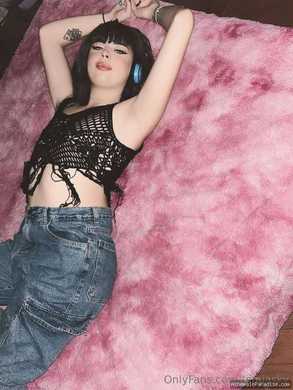 Mia Sky — Mia Sky — 96 fotos