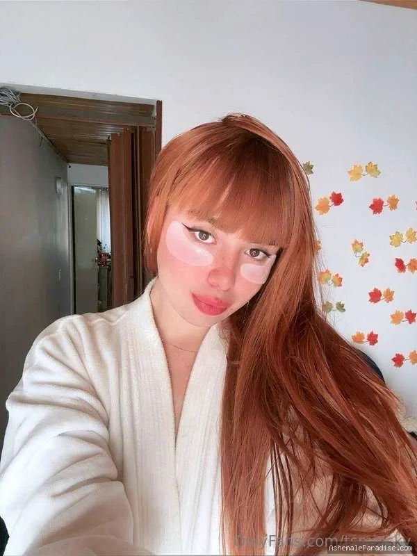 Mia Sky — Mia Sky — 96 fotos