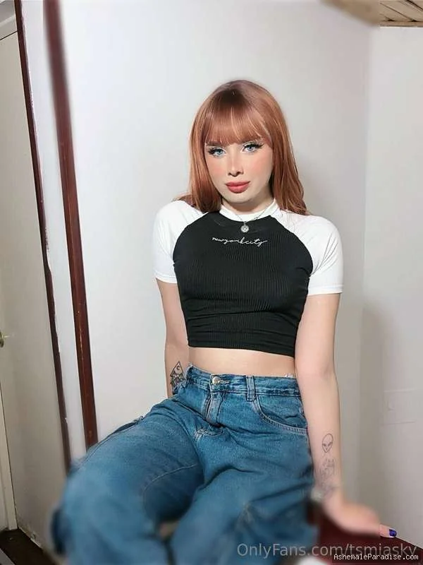 Mia Sky — Mia Sky — 96 fotos