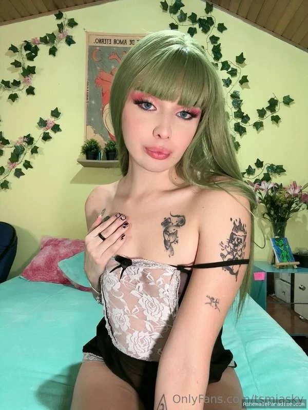 Mia Sky — Mia Sky — 96 fotos