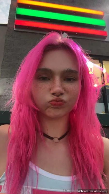 Miaka — Miaka — 33 fotos — OnlyFans Photos