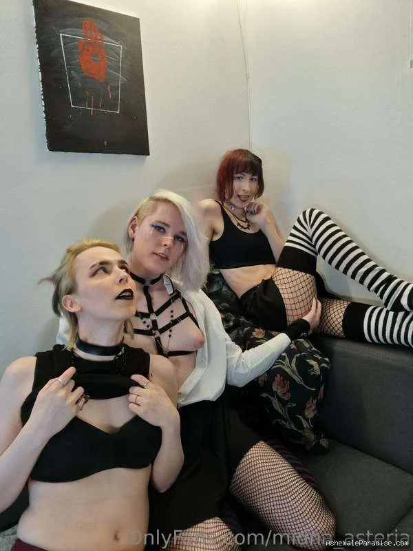 Midna Asteria — Midna Asteria — 34 fotos — OnlyFans Photos