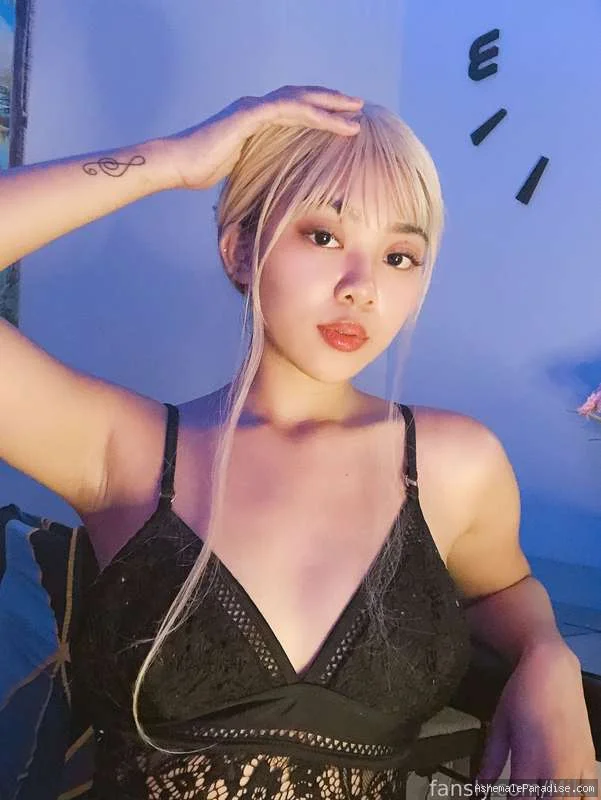 Mika — Mika — 35 fotos — OnlyFans Photos