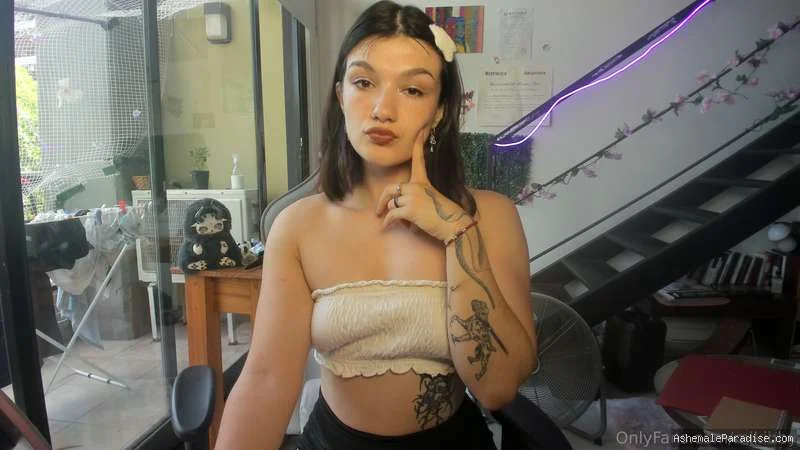 Miki B — Miki B — 34 fotos — OnlyFans Photos