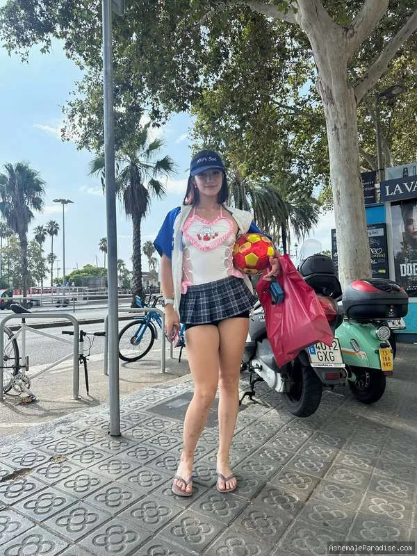Miki B — Miki B — 34 fotos — OnlyFans Photos