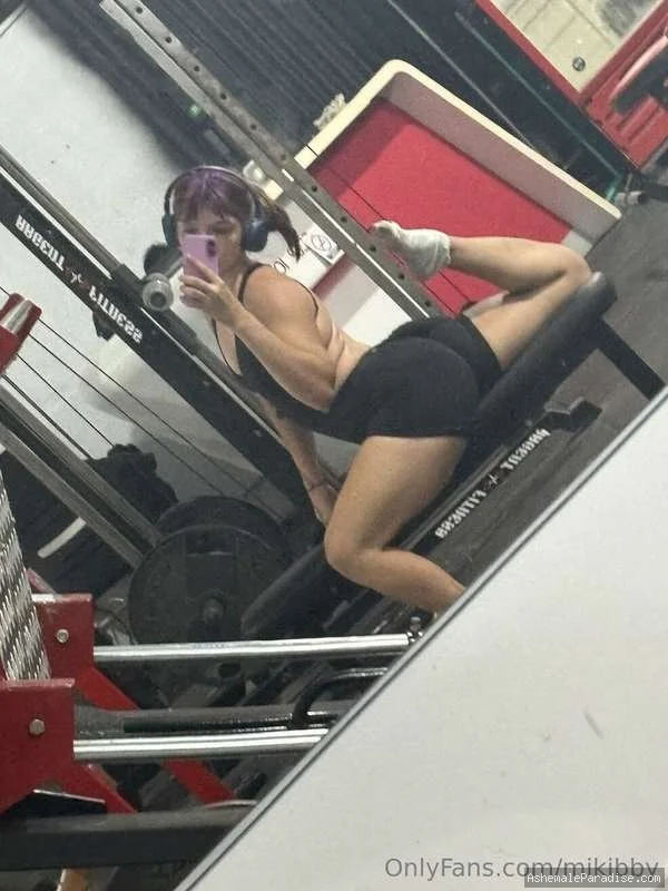 Miki B — Miki B — 34 fotos — OnlyFans Photos