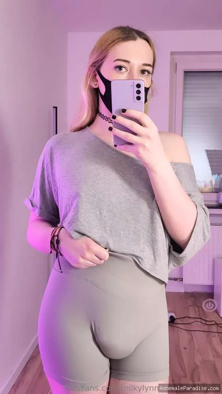 MilkieMew — MilkieMew — 34 fotos — OnlyFans Photos