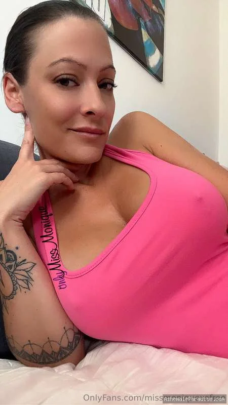 Miss Moniq — Miss Moniq — 35 fotos — OnlyFans Photos