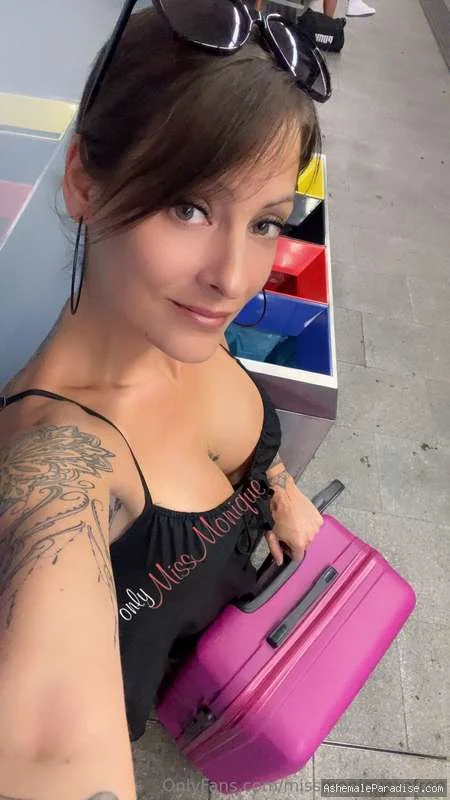 Miss Moniq — Miss Moniq — 35 fotos — OnlyFans Photos