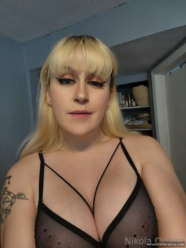 Miss Nikola Ophan — Miss Nikola Ophan — 35 fotos — OnlyFans Photos