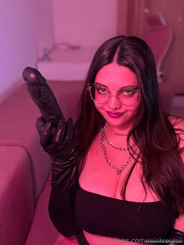 Mistress Alicia — Mistress Alicia — 3 fotos — OnlyFans Photos