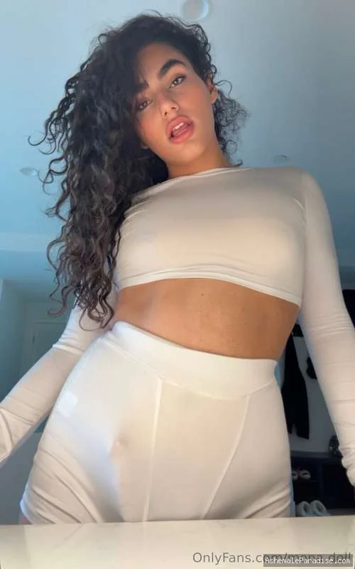 mona.doll — mona.doll — 35 fotos — OnlyFans Photos