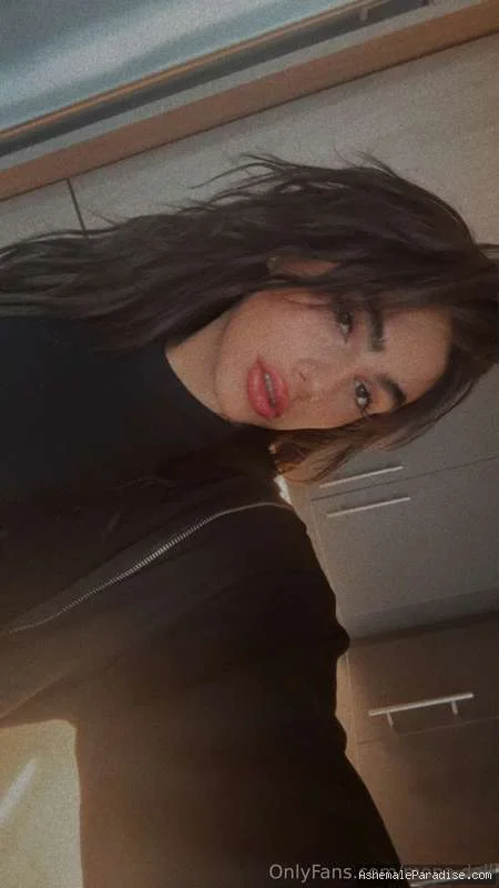 mona.doll — mona.doll — 35 fotos — OnlyFans Photos