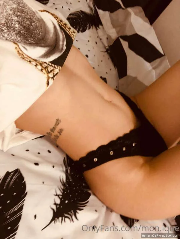 Monik Lorran — Monik Lorran — 10 fotos — OnlyFans Photos