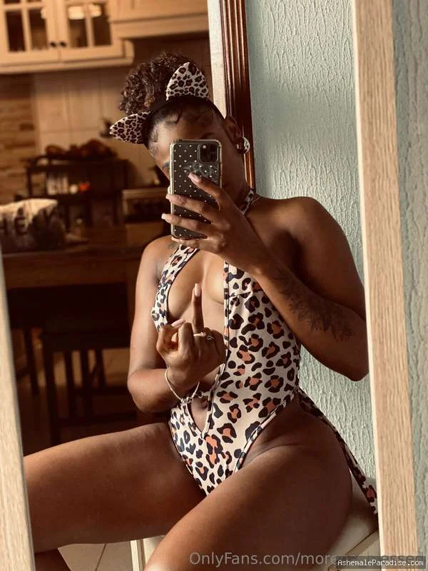 Morena B — Morena B — 32 fotos — OnlyFans Photos
